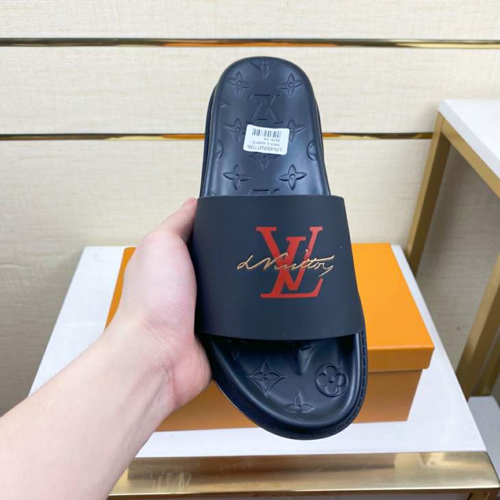 Picture of Louis Vuitton Slippers _SKULVsz38-44hnh02011528